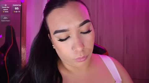 Snapshot of leahtemptation chatting on 11/18/25, 02:10 leah online show from 11/18/25, 02:10