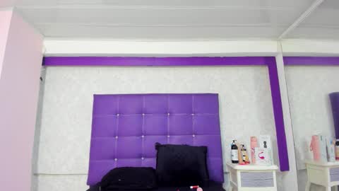 leamoreau__ online show from 10/14/25, 12:17