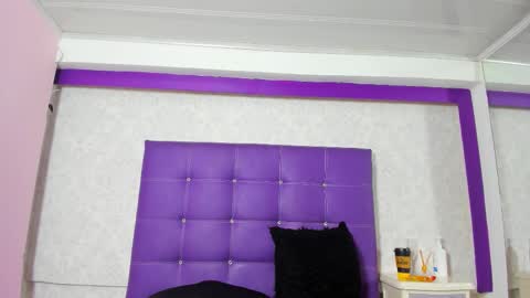 leamoreau__ online show from 10/21/25, 11:00