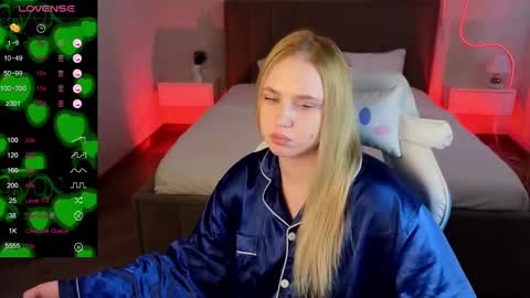 Snapshot of leanaax chatting on 03/07/25, 06:02 Leana Love online show from 03/07/25, 06:02