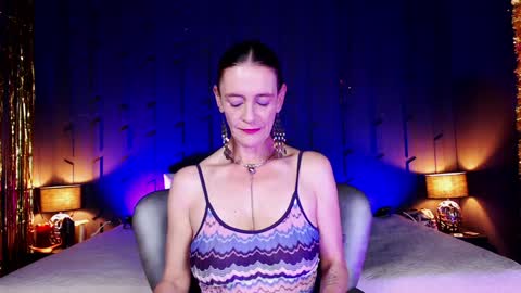Leana online show from 12/30/24, 11:37