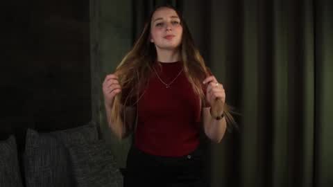 leandragren online show from 09/18/25, 04:09