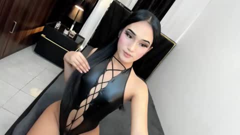 leannaloove online show from 09/20/25, 04:19
