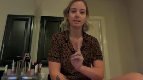 leanneluxecouple online show from 12/05/25, 11:30