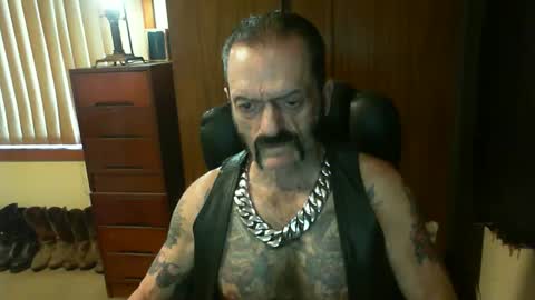 Snapshot of leathergreaser chatting on 01/04/25, 10:55 leathergreaser online show from 01/04/25, 10:55