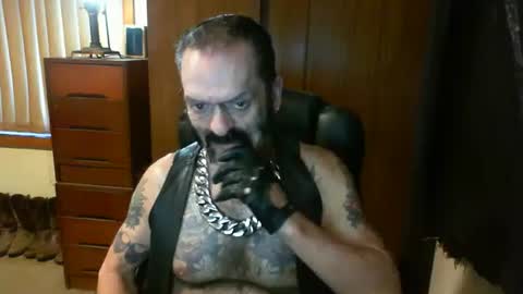 Snapshot of leathergreaser chatting on 01/11/25, 07:16 leathergreaser online show from 01/11/25, 07:16