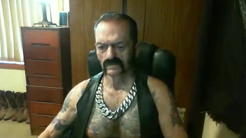 Snapshot of leathergreaser chatting on 01/11/25, 10:29 leathergreaser online show from 01/11/25, 10:29