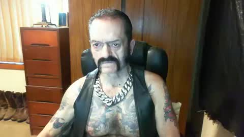Snapshot of leathergreaser chatting on 01/15/25, 07:34 leathergreaser online show from 01/15/25, 07:34