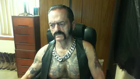 Snapshot of leathergreaser chatting on 01/16/25, 12:02 leathergreaser online show from 01/16/25, 12:02