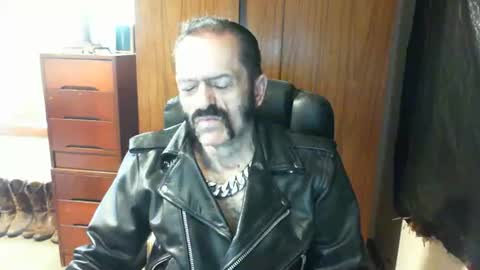 Snapshot of leathergreaser chatting on 01/18/25, 12:24 leathergreaser online show from 01/18/25, 12:24