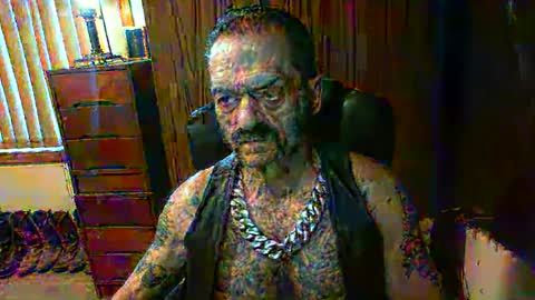 Snapshot of leathergreaser chatting on 02/04/25, 08:17 leathergreaser online show from 02/04/25, 08:17