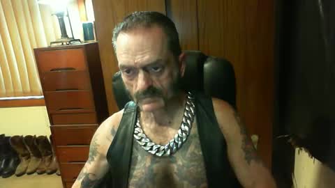 Snapshot of leathergreaser chatting on 02/09/25, 07:49 leathergreaser online show from 02/09/25, 07:49