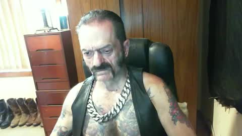 Snapshot of leathergreaser chatting on 02/09/25, 10:43 leathergreaser online show from 02/09/25, 10:43