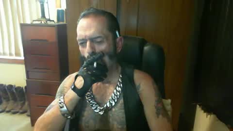 Snapshot of leathergreaser chatting on 02/18/25, 02:49 leathergreaser online show from 02/18/25, 02:49