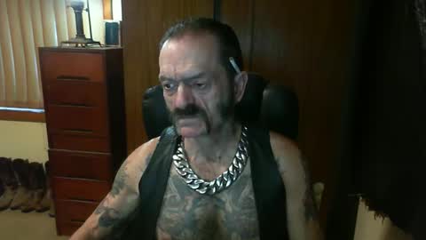 Snapshot of leathergreaser chatting on 02/19/25, 08:10 leathergreaser online show from 02/19/25, 08:10
