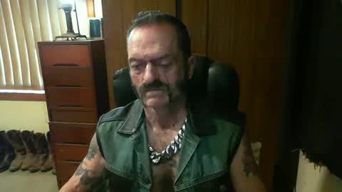 Snapshot of leathergreaser chatting on 02/25/25, 12:03 leathergreaser online show from 02/25/25, 12:03