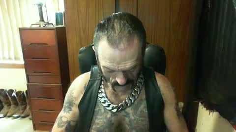 Snapshot of leathergreaser chatting on 03/02/25, 03:24 leathergreaser online show from 03/02/25, 03:24