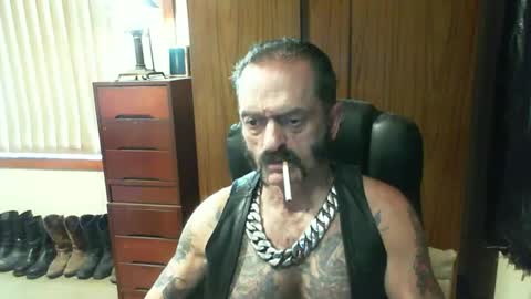 Snapshot of leathergreaser chatting on 03/04/25, 01:23 leathergreaser online show from 03/04/25, 01:23