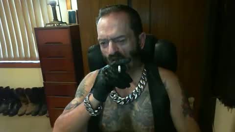 Snapshot of leathergreaser chatting on 03/04/25, 11:00 leathergreaser online show from 03/04/25, 11:00