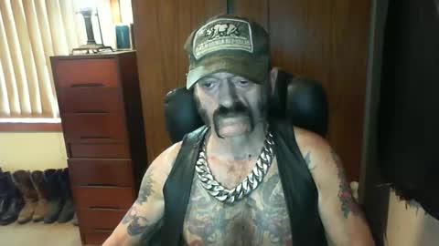 Snapshot of leathergreaser chatting on 03/10/25, 10:45 leathergreaser online show from 03/10/25, 10:45