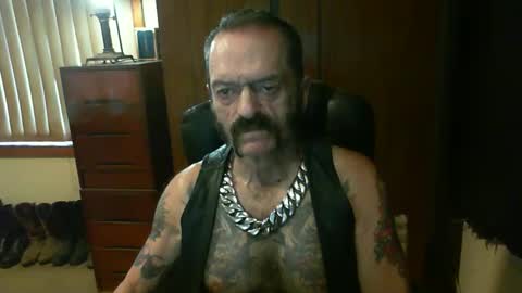 Snapshot of leathergreaser chatting on 03/11/25, 08:42 leathergreaser online show from 03/11/25, 08:42