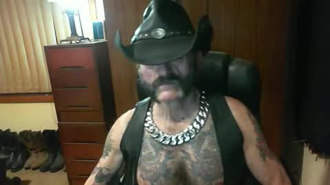 Snapshot of leathergreaser chatting on 09/16/25, 12:17 leathergreaser online show from 09/16/25, 12:17