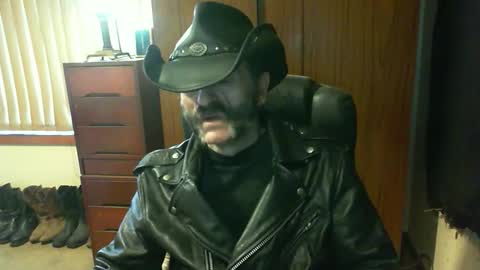 Snapshot of leathergreaser chatting on 09/21/25, 08:43 leathergreaser online show from 09/21/25, 08:43