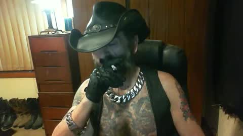 Snapshot of leathergreaser chatting on 10/01/25, 05:41 leathergreaser online show from 10/01/25, 05:41