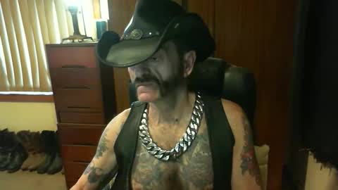 Snapshot of leathergreaser chatting on 10/12/25, 08:08 leathergreaser online show from 10/12/25, 08:08