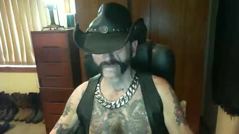 Snapshot of leathergreaser chatting on 10/16/25, 11:06 leathergreaser online show from 10/16/25, 11:06