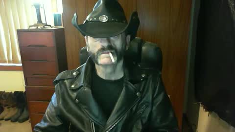 Snapshot of leathergreaser chatting on 11/05/25, 08:31 leathergreaser online show from 11/05/25, 08:31