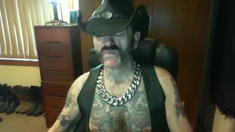 Snapshot of leathergreaser chatting on 11/25/25, 07:14 leathergreaser online show from 11/25/25, 07:14