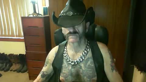 Snapshot of leathergreaser chatting on 11/27/25, 08:11 leathergreaser online show from 11/27/25, 08:11