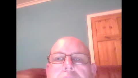 Snapshot of leatherpants68 chatting on 09/25/25, 08:34 leatherpants68 online show from 09/25/25, 08:34