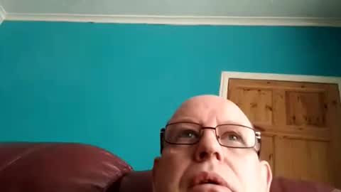 Snapshot of leatherpants68 chatting on 10/11/25, 12:04 leatherpants68 online show from 10/11/25, 12:04