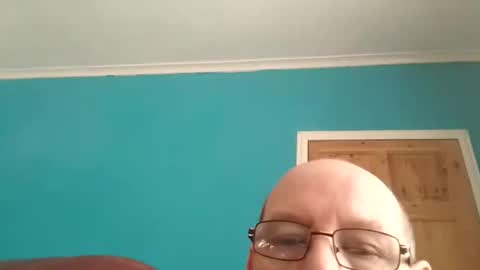 Snapshot of leatherpants68 chatting on 10/12/25, 08:57 leatherpants68 online show from 10/12/25, 08:57