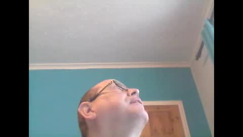 Snapshot of leatherpants68 chatting on 10/26/25, 01:50 leatherpants68 online show from 10/26/25, 01:50