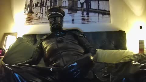 Snapshot of leathertease chatting on 02/20/25, 07:52 master or sir online show from 02/20/25, 07:52