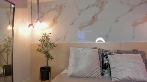    online show from 12/03/25, 10:19