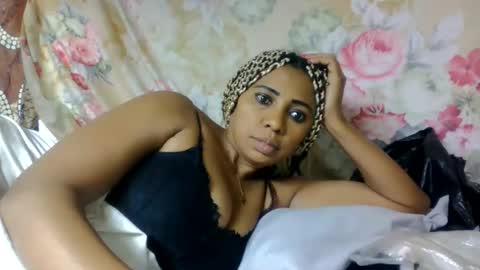Snapshot of leatianaa chatting on 06/10/26, 07:35 leatianaa online show from 06/10/26, 07:35