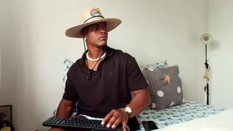 Snapshot of lebron_black_ chatting on 03/03/26, 05:19 Lebron online show from 03/03/26, 05:19