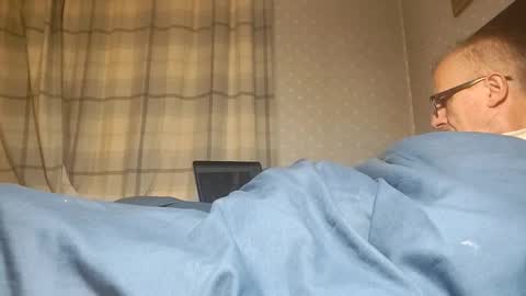 lechertachatte4444 online show from 09/30/25, 10:15