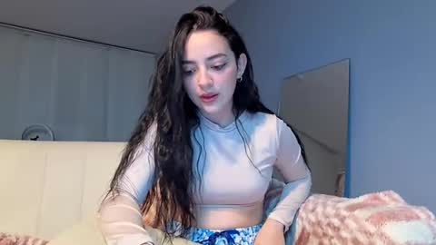 lee_mila online show from 12/29/24, 04:48