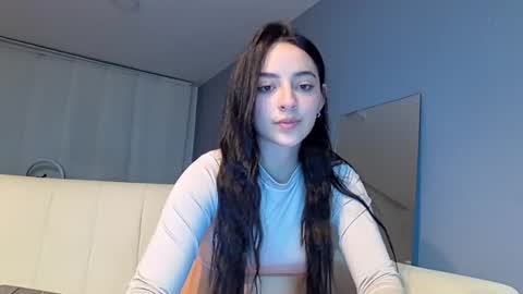 lee_mila online show from 12/29/24, 07:50