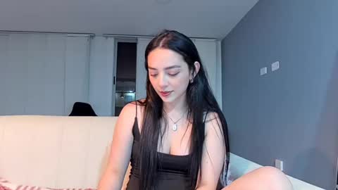 lee_mila online show from 01/18/25, 02:25