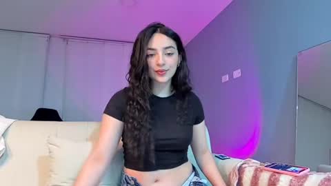 lee_mila online show from 02/03/25, 04:57
