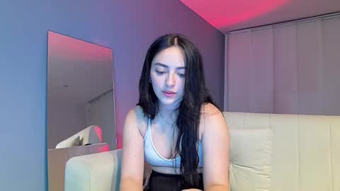 lee_mila online show from 02/25/25, 05:08