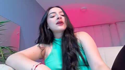lee_mila online show from 03/08/25, 05:38