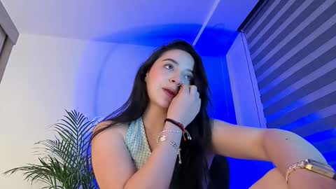 lee_mila online show from 09/12/25, 05:40