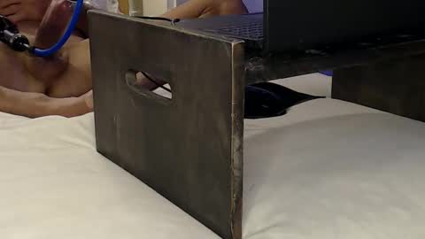 Snapshot of leecox777 chatting on 10/24/25, 08:33 Lee Cox online show from 10/24/25, 08:33